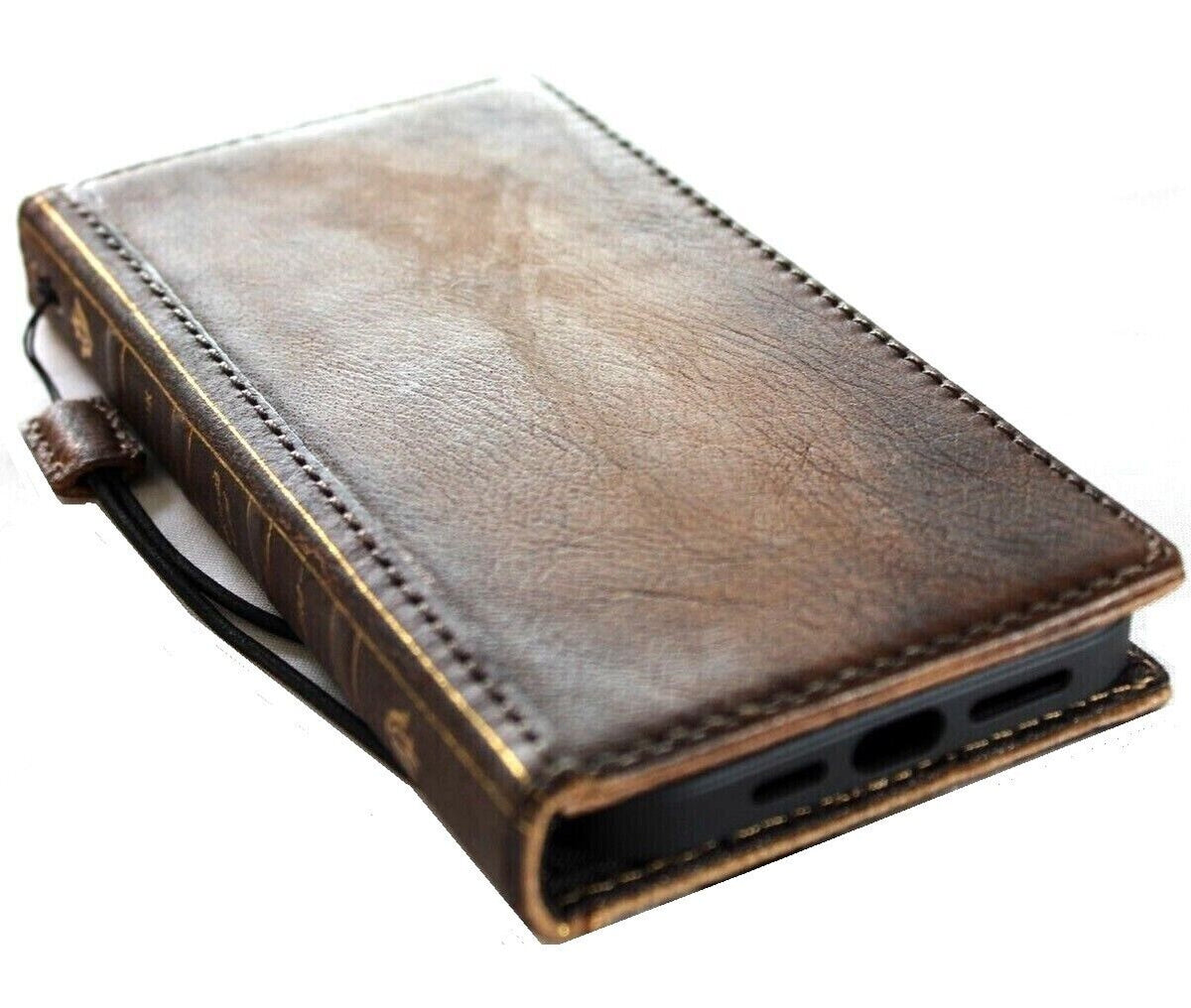 Genuine leather case for Google Pixel 7 Pro by DAVISCASE with book-style wallet design, retro finish, and stand feature.