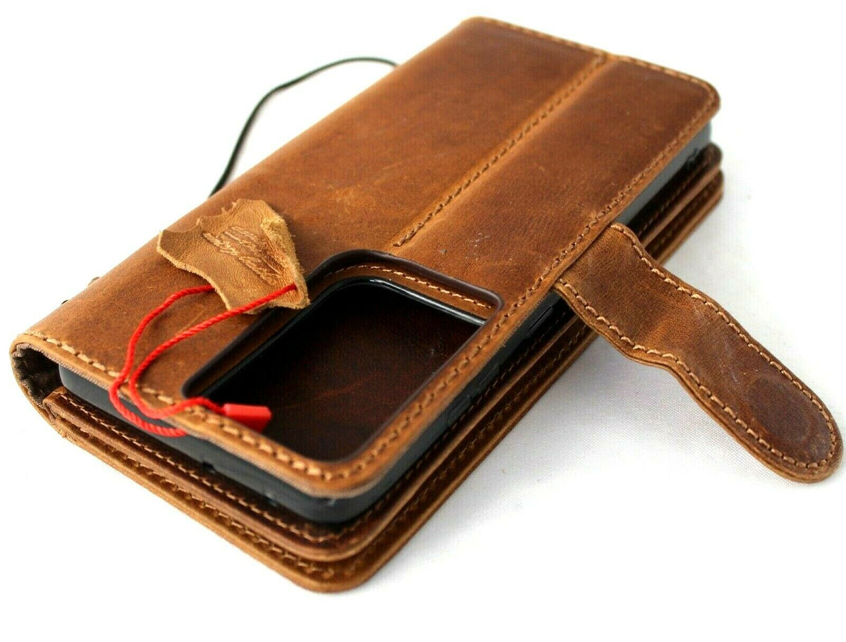 Genuine leather case for Samsung Galaxy S24 Ultra by DAVISCASE with wallet design, card slots, window, and magnetic removable cover.