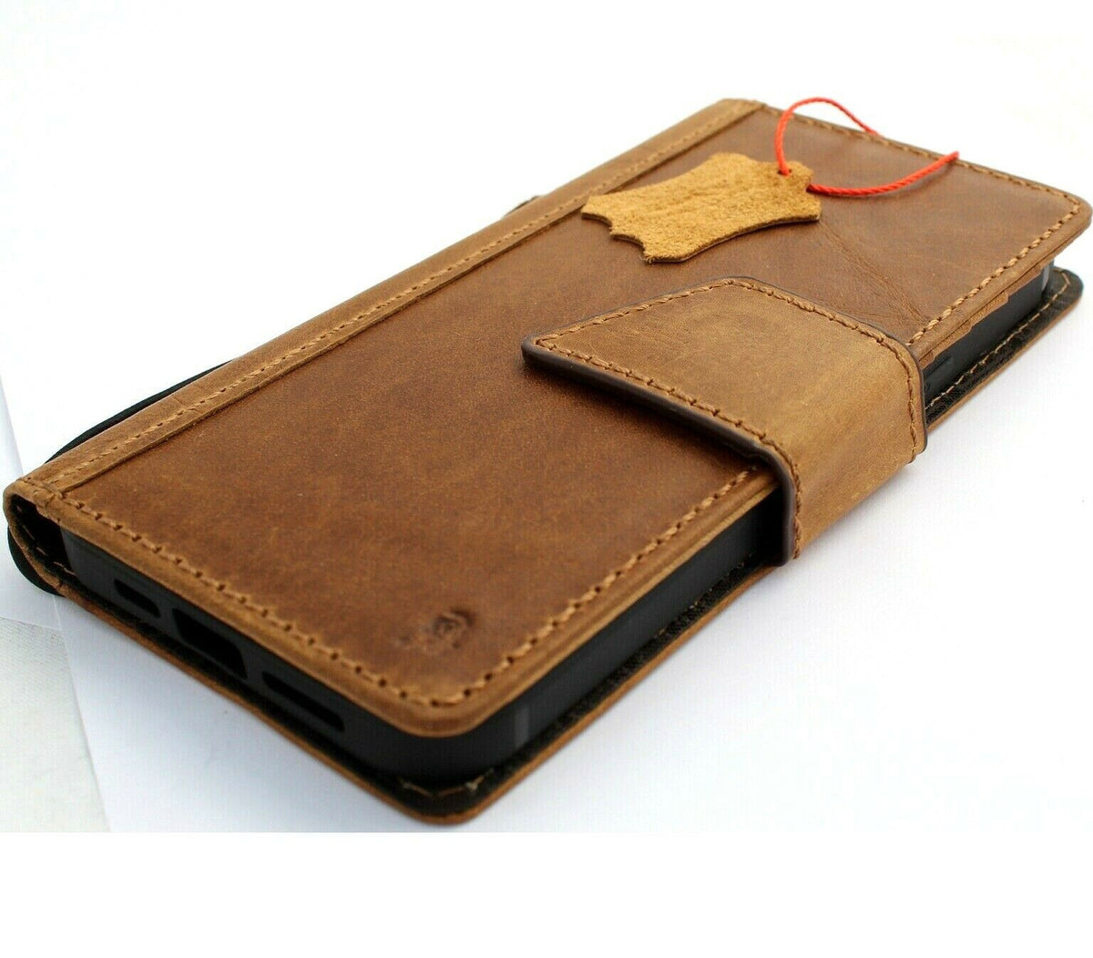 Handmade DAVISCASE leather phone case for iPhone 13, 12, 11, 14, 15 Pro Max with vintage style, credit card slots, and magnetic closure
