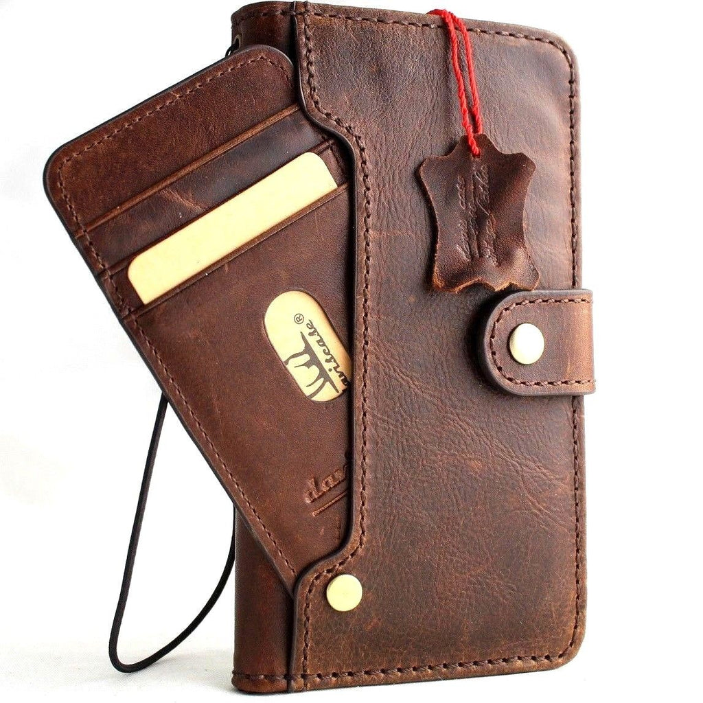 Vintage genuine leather wallet case for Apple iPhone XR by DAVISCASE, featuring card slots, wireless charging, handmade luxury design.