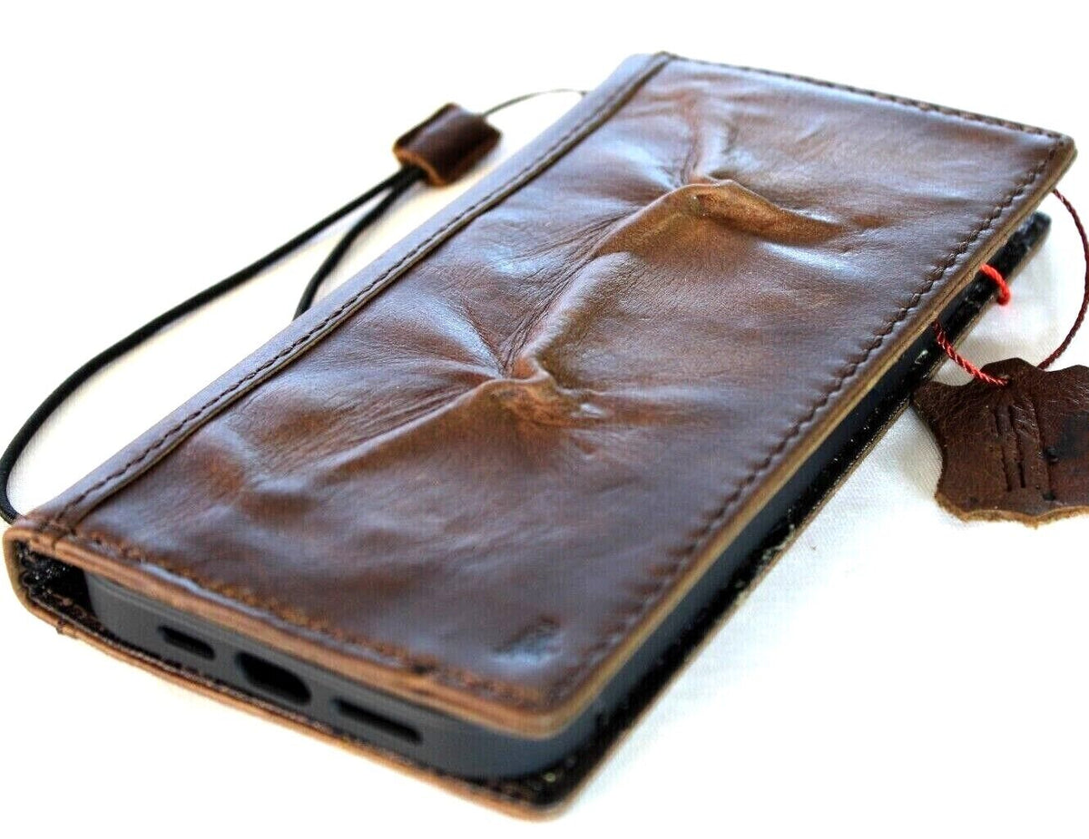 Handmade genuine leather phone case for Apple iPhone models with vintage style, card slots, and full grain leather by DAVISCASE.
