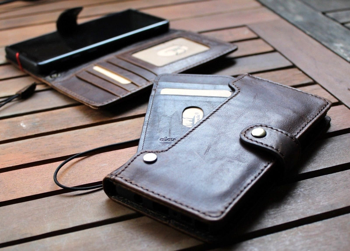 Genuine leather vintage wallet case cover for Apple iPhone XS by DAVISCASE with wireless closure, handmade strap and credit card slots.
