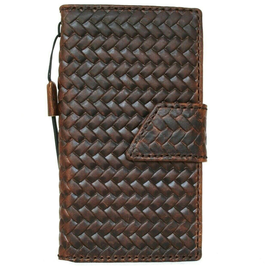 Handmade genuine leather phone case for iPhone models 8 to 17, with wallet and magnetic closure, vintage style by DAVISCASE.
