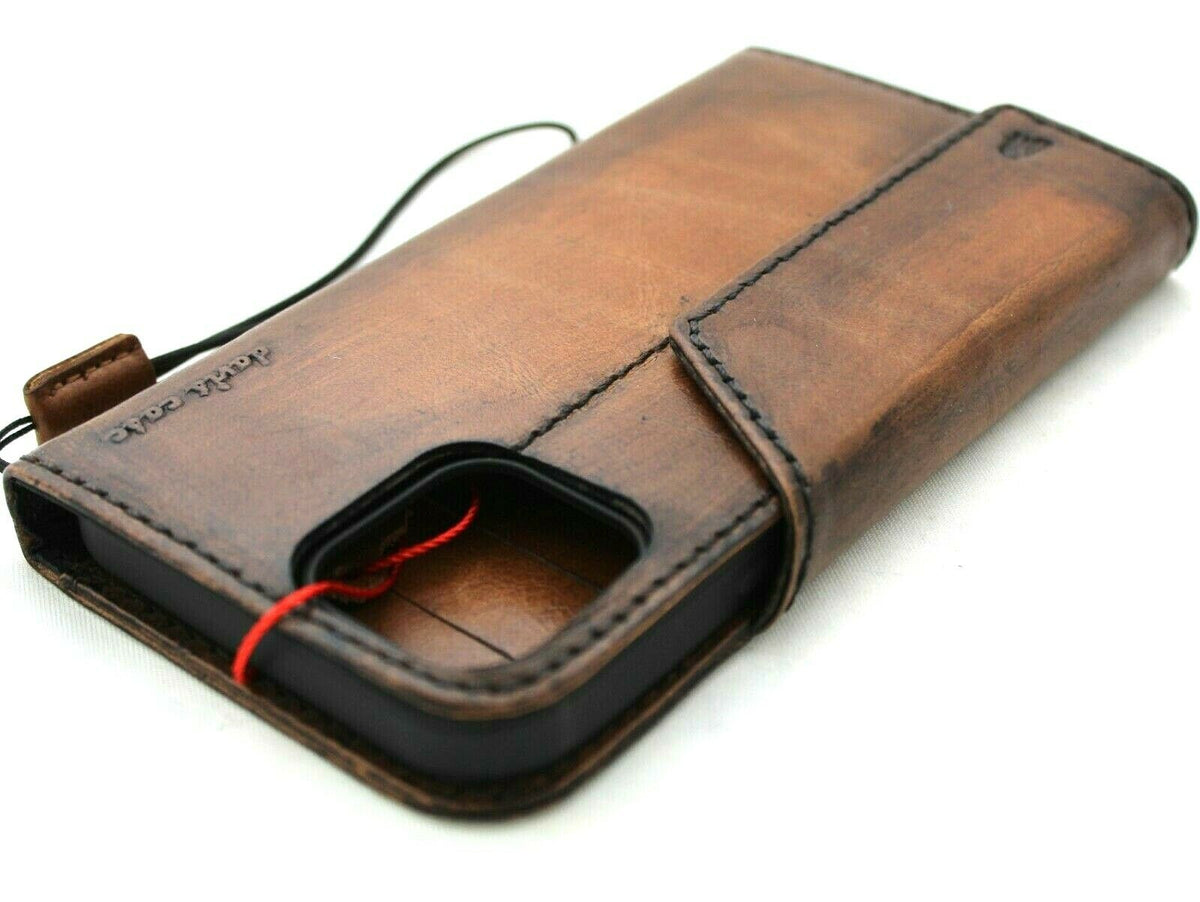 Handmade genuine leather phone case for iPhone 17, 14, 15, 16 Pro Max and SE with wallet, magnetic closure, from DAVISCASE.