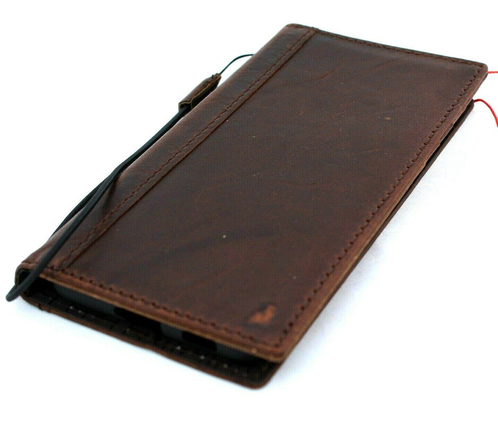Genuine leather Samsung Galaxy S21 case by DAVISCASE with wallet card holder, wireless charging compatible, luxury rubber finish.