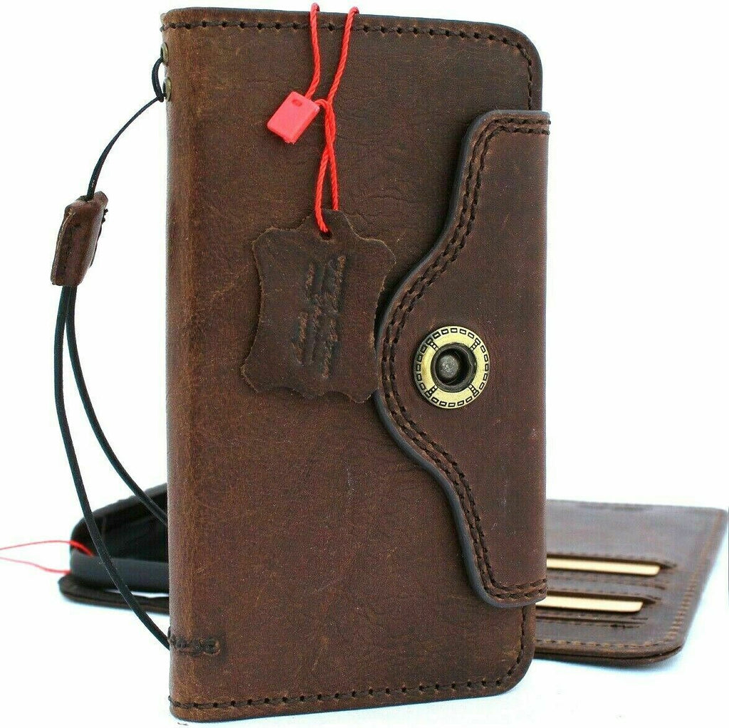 Handmade genuine leather phone case by DAVISCASE for iPhone 17, 16, 13, 14, 15 Pro Max and SE, vintage-style full grain cover.