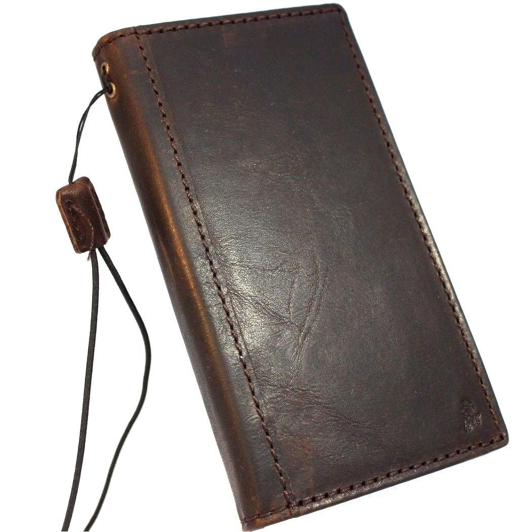 Handmade genuine Italian leather wallet case for Samsung Galaxy S9 by DAVISCASE, featuring a classic book-style design.